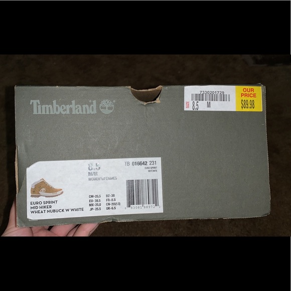 Size 8.5 woman’s timberlands - Picture 2 of 2
